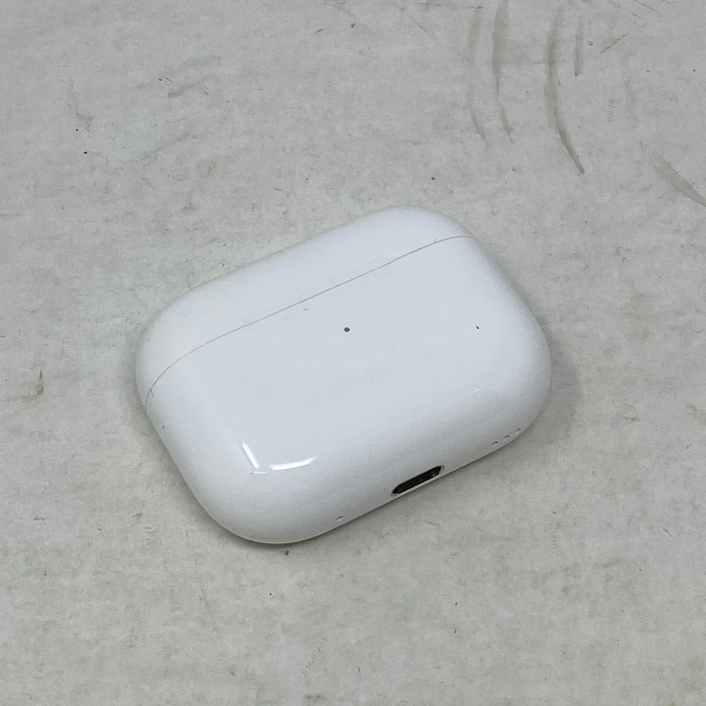 Apple AirPods Pro 2nd Gen MagSafe Charging Case USB-C White A2968 Untested